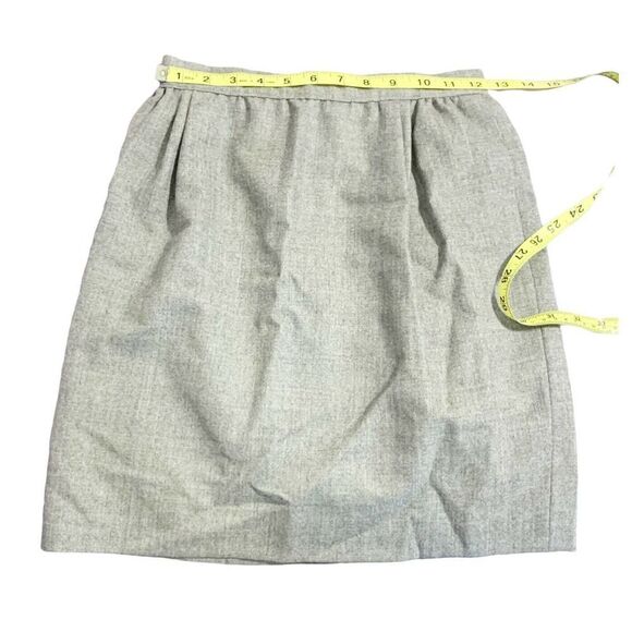 Vintage Valentino Boutique Grey Wool Skirt Logo Button Size 6 (Fits Current 0) - Picture 8 of 9